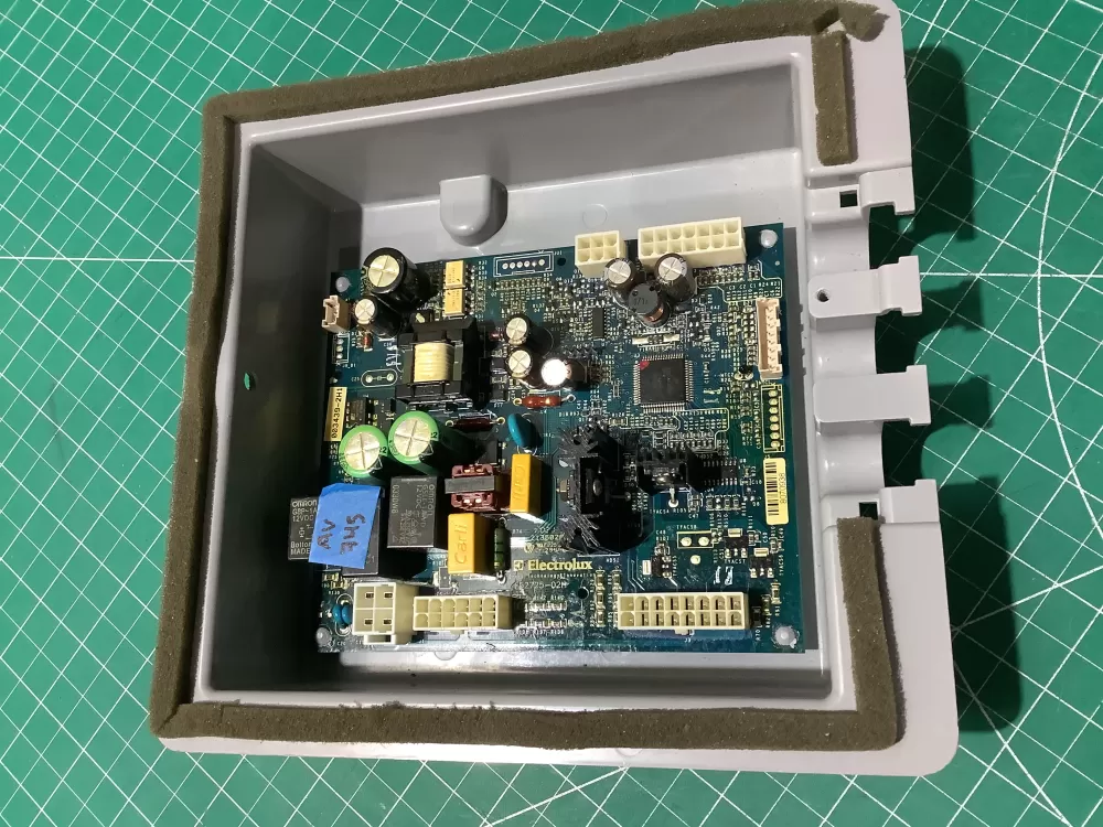 Frigidaire Fridge Control Board 003439-2H1 AZ188579 | AV745