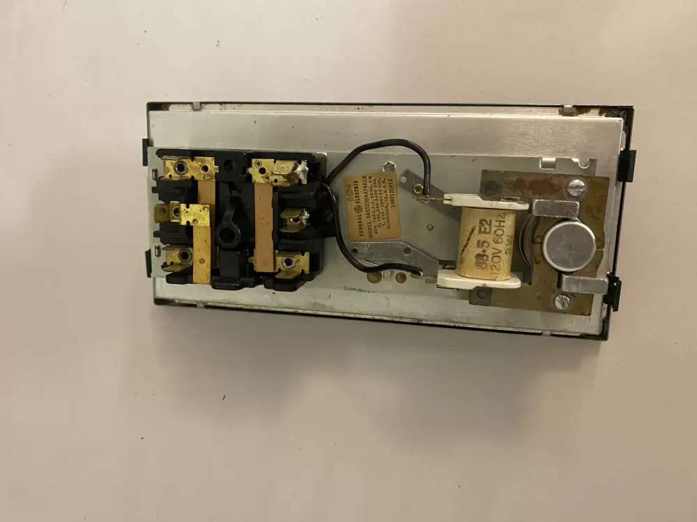 GE 148T125P11 Range Oven Timer Clock AZ124116 | BK2264