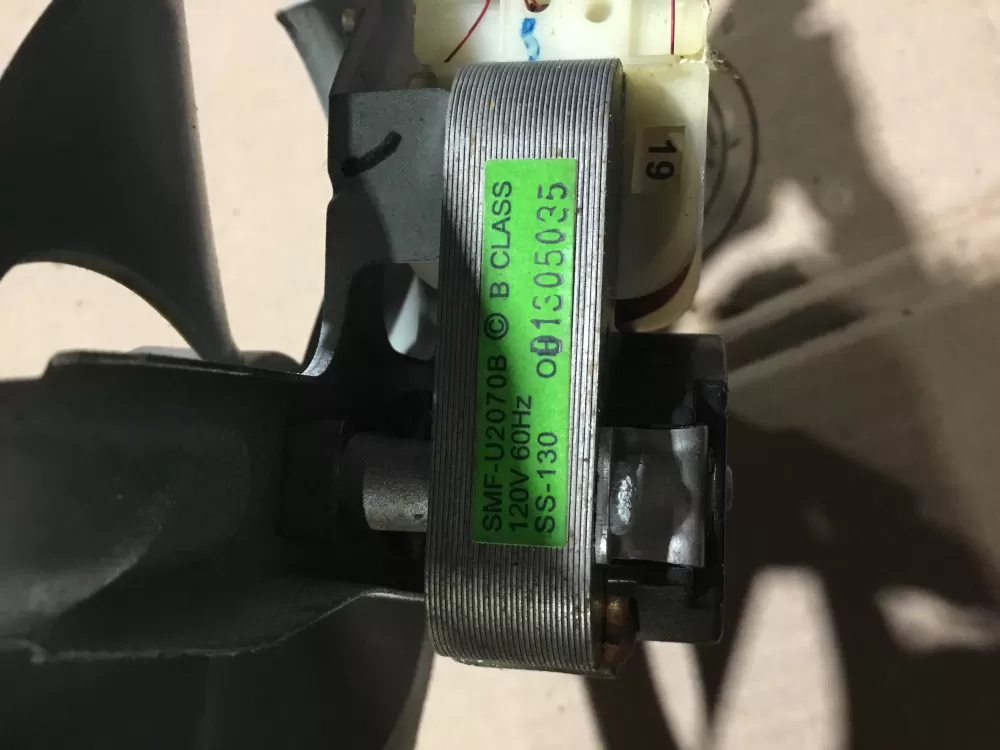 GE Samsung SMF-U2070B Microwave Fan Motor AZ92232 | Sl107