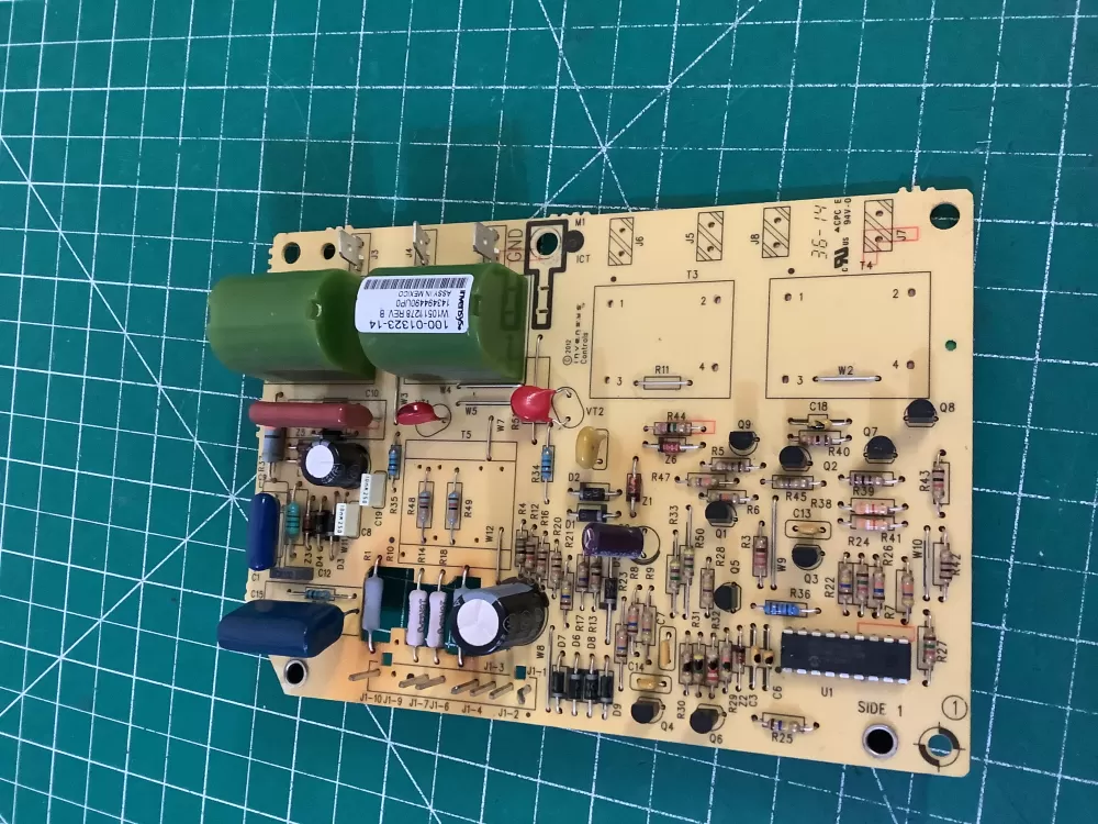 Whirlpool  Maytag  Jenn-Air  Amana 100-01323-14  WPW10511278  AP6022501  W10511278  3021091  PS11755834 Oven Spark Module Control Board