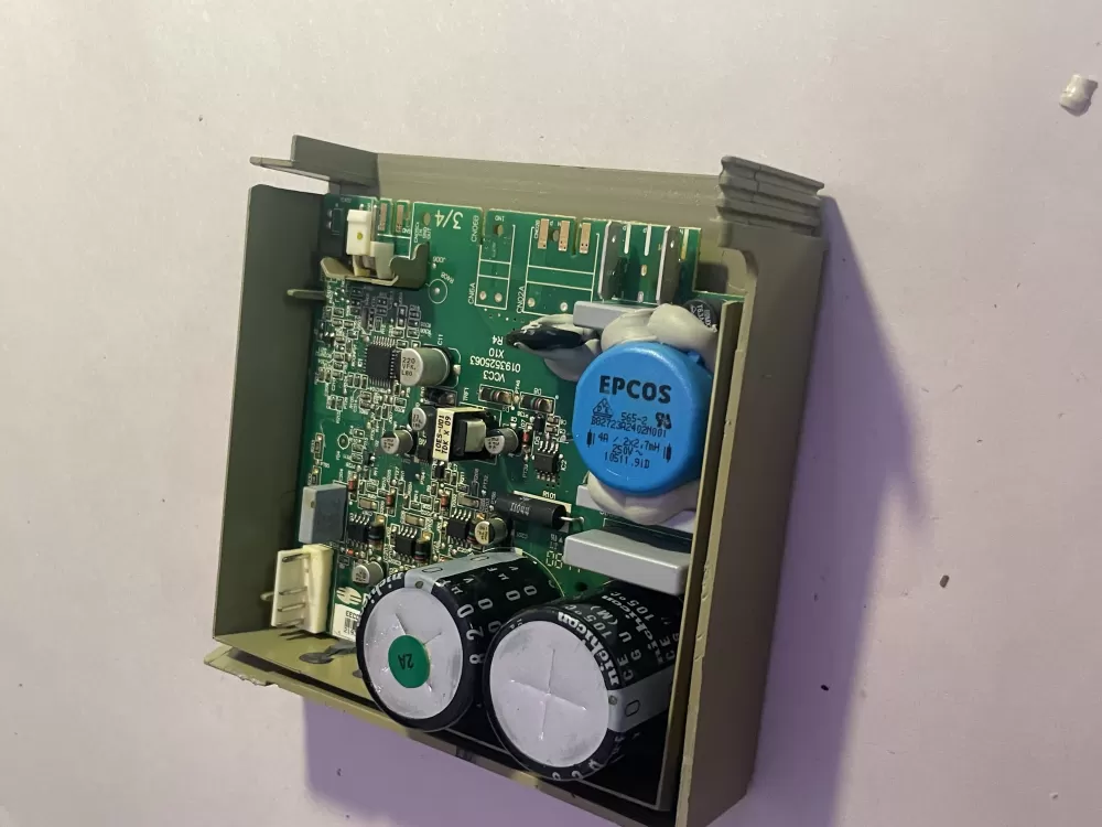 GE 519303092  VCC 1156 01 F 41  200D5948P008  Refrgerator Inverter