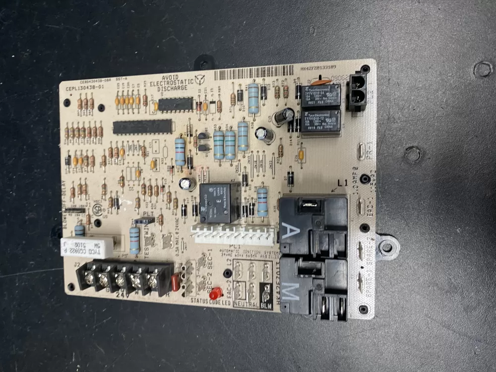 Carrier Payne CEPL130438-01 Furncace Control Board AZ15793 | BK1574