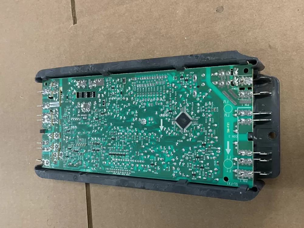 Whirlpool 100-01660-154 Range Control Board