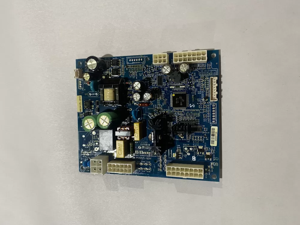 Frigidaire Electrolux F52725 02H Refrigerator Control Board AZ166390 | BK2558