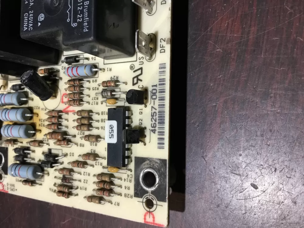 R46257-001 46257-001 LENNOX Defrost Control   AZ73325 | NR1805