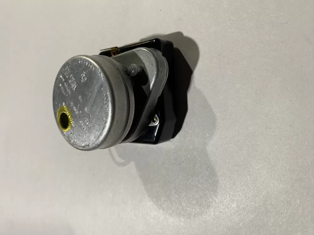 Whirlpool Kenmore W10822278 Refrigerator Defrost Timer AZ141121 | BK2385