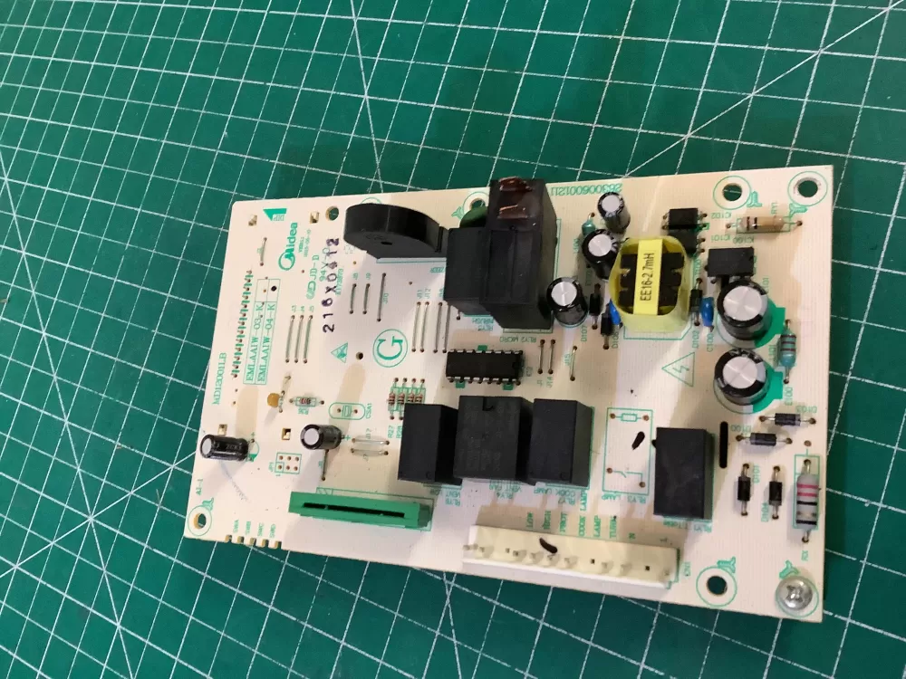 GE MD12001LB EMLAAGE-04-K 17170000008243 Microwave Control # AZ191597 | NR1415