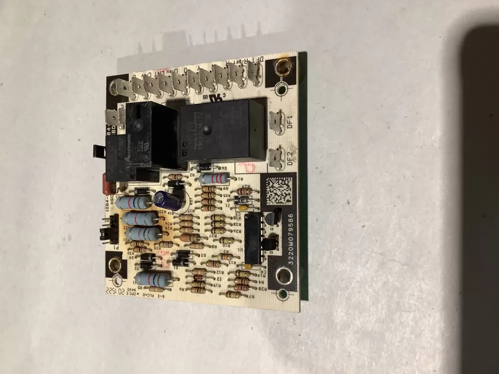 Goodman PCBDM133S Defrost Control Board AZ178143 | BG671