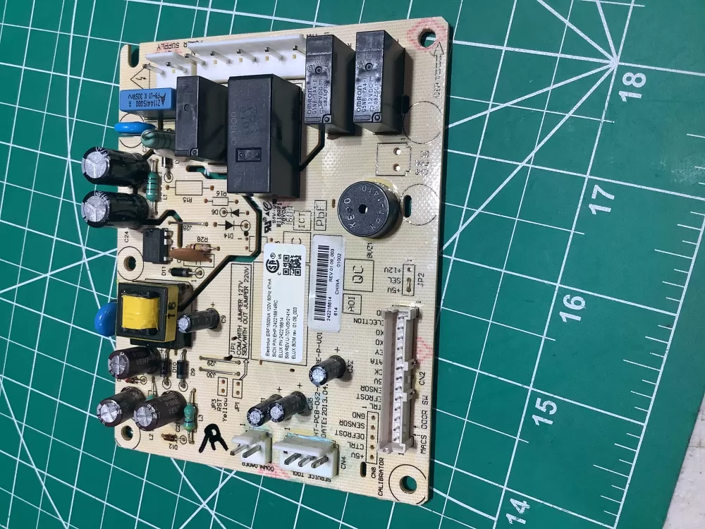 Frigidaire 141 a11039h 5304504489 Refrigerator Control Board AZ165502 | AR2545