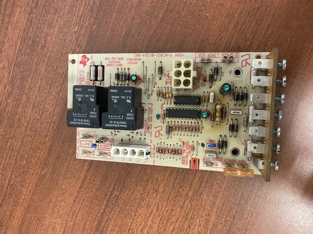 York Luxaire Coleman 031-01264-002 Furnace Control Board AZ45081 | BK1766