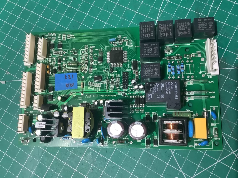 GE Hotpoint 22606-NSW Refrigerator Control Board AZ195996 | AR127
