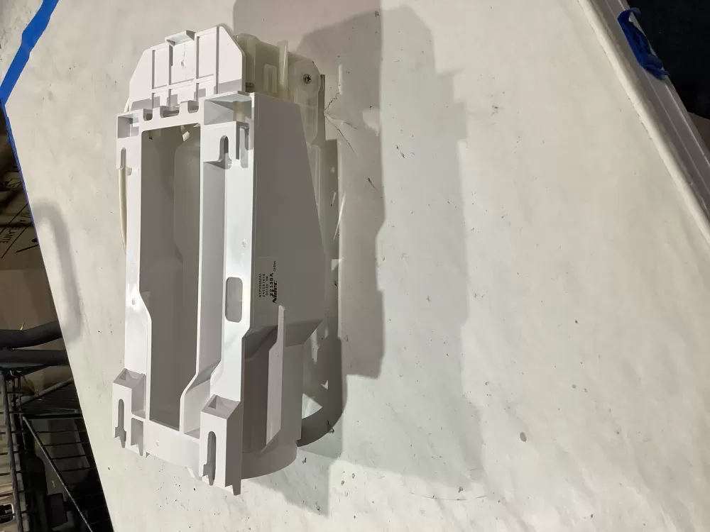 Electrolux 243297610 Freezer Ice Maker AZ184933 | Sl8