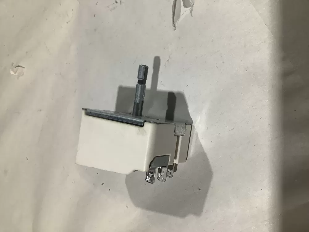 GE Kenmore WB24T10026 Range Switch AZ102538 | Sl54