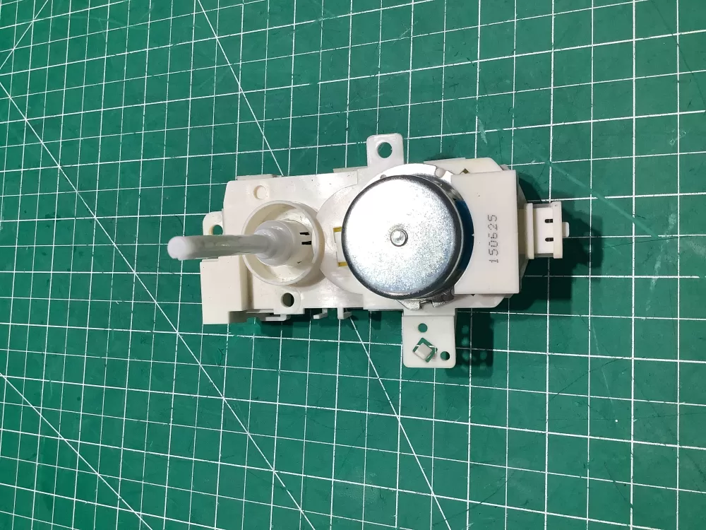 Whirlpool W10195076 Dishwasher Diverter Motor AZ142127 | SL271