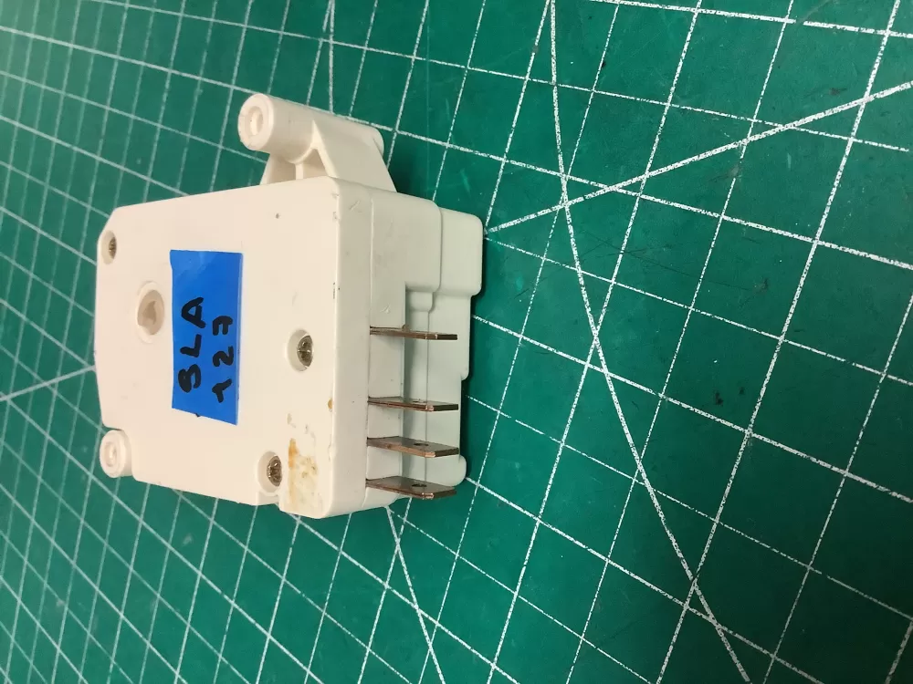 GE  Kenmore  Hotpoint WR9X520  AP2061721  311013  AH310930  EA310930  PS310930  WR09X0520  162D6022P27 Refrigerator Defrost Timer