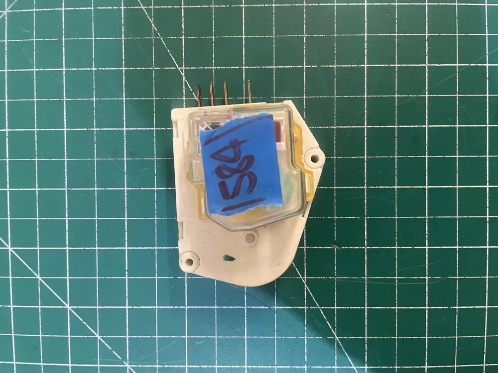 Whirlpool Kenmore W10822278 Refrigerator Defrost Timer AZ194234 | KM1584