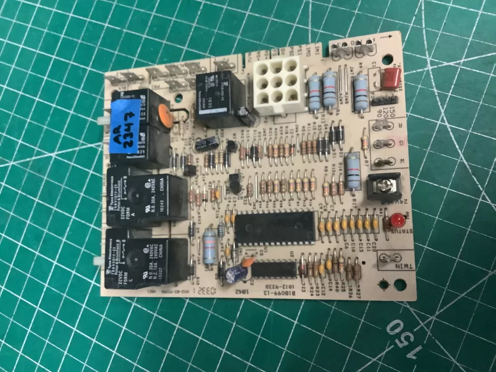 Goodman Amana B18099 13 1012 933d Furnace Control Board AZ207468 | AR2347