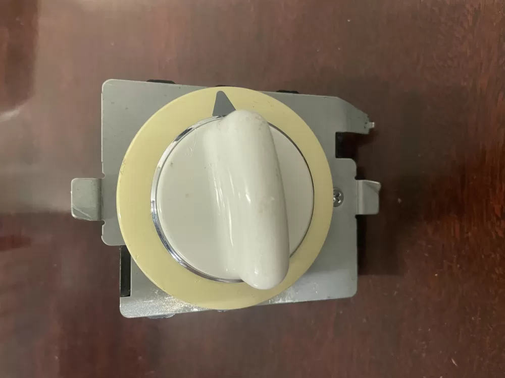 GE 572D520P021 WE4M271 Dryer Timer AZ44960 | KM671