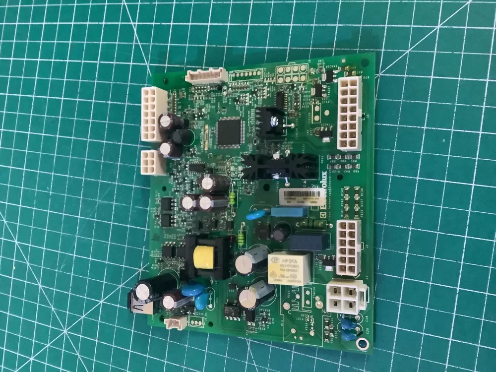 Frigidaire 242268902 Refrigerator Main Control Board