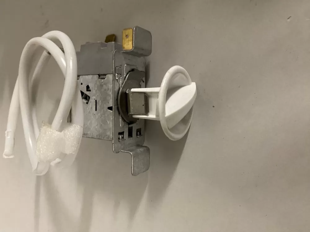 Frigidaire 241537107 Refrigerator Thermostat Cold Control AZ197675 | BK2738