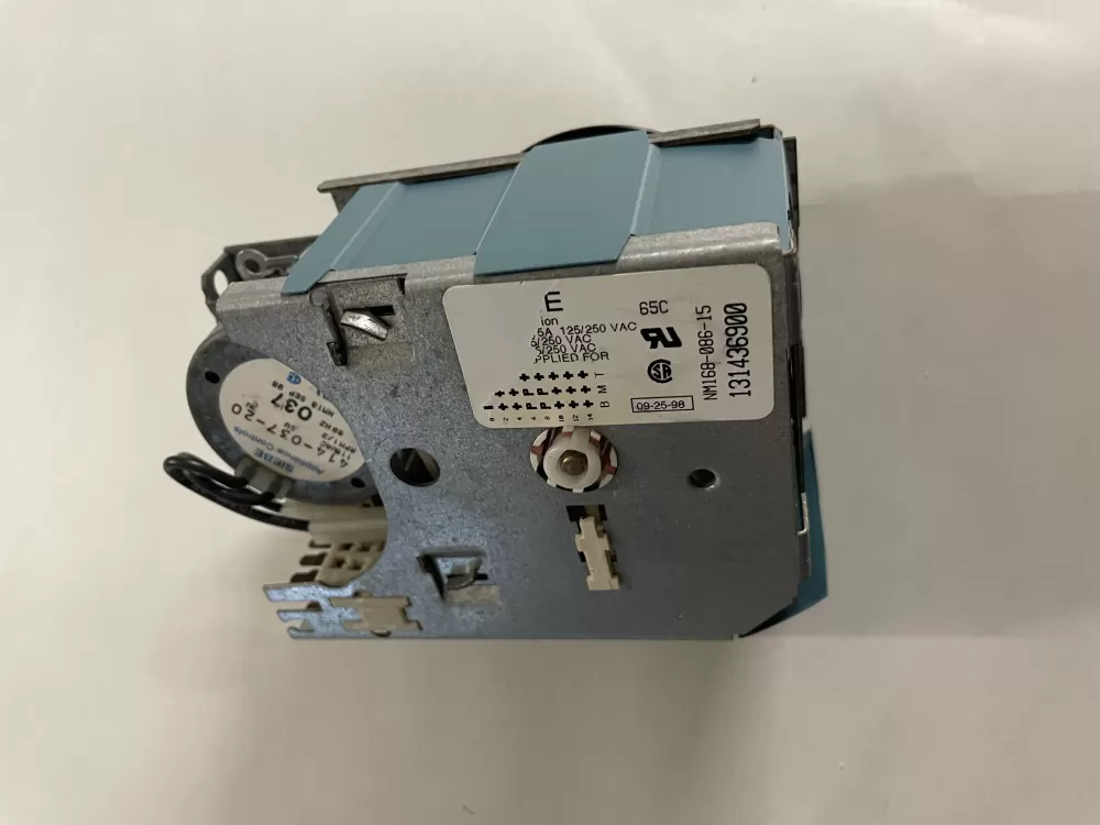 Frigidaire 131436900 Washer Timer AZ142879 | KM2395