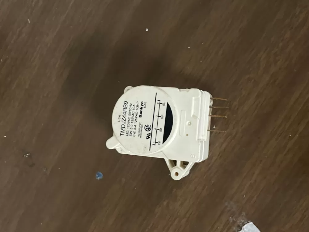 Kenmore  Hotpoint  General Electric AP2061721 311013 WR09X0520 WR9X520 PS310930 Refrigerator Defrost Timer