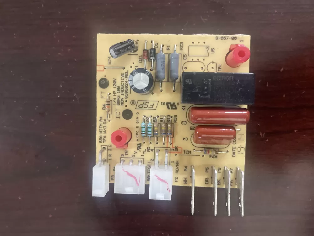 Amana  Kenmore  Kitchen Aid  Maytag  Whirlpool 2213456  2213457  2213475  2213476  2213489  2213490  2252148  2252150  2303822  2303837  2304069  W10135053  W10135899  W10135900  W10135900R  W10351622  W10351625  W10351626  W10353224  W10366604  W10366605  W10366608  WPW10366605 Refrigerator Control Board