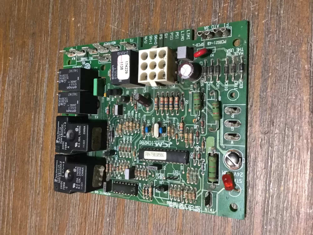 Goodman Coleman P0479030986 Furnace Control Board AZ51888 | NR1848