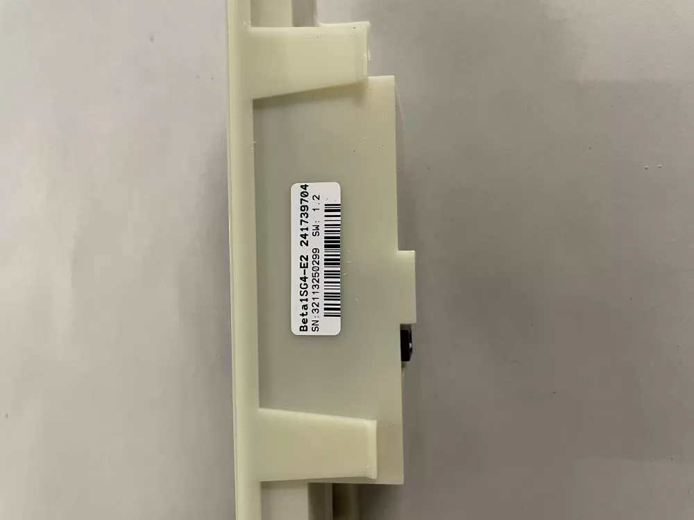 Frigidaire 241739704 Refrigerator Control Board AZ138147 | KM2308