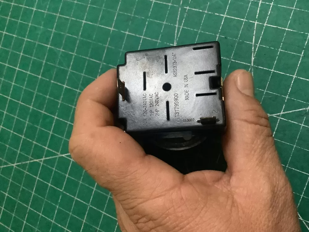 GE 131795900 Dryer Switch Start AZ220616 | SLA95
