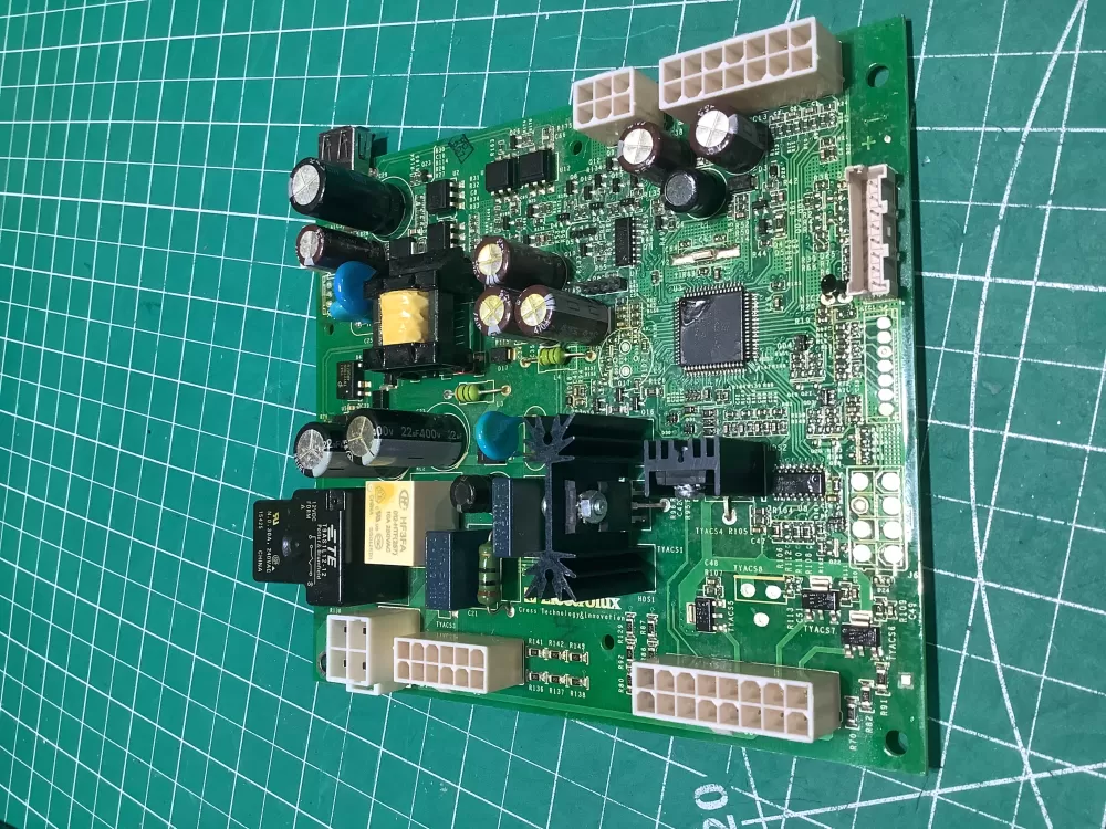Frigidaire 5304497976 Refrigerator Main Control Board AZ183538 | AR2704