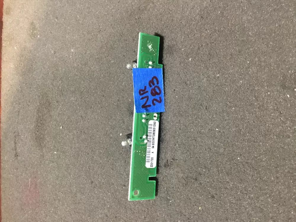 Whirlpool Kenmore W10134629 Refrigerator LIght Control Board AZ105679 | NR283