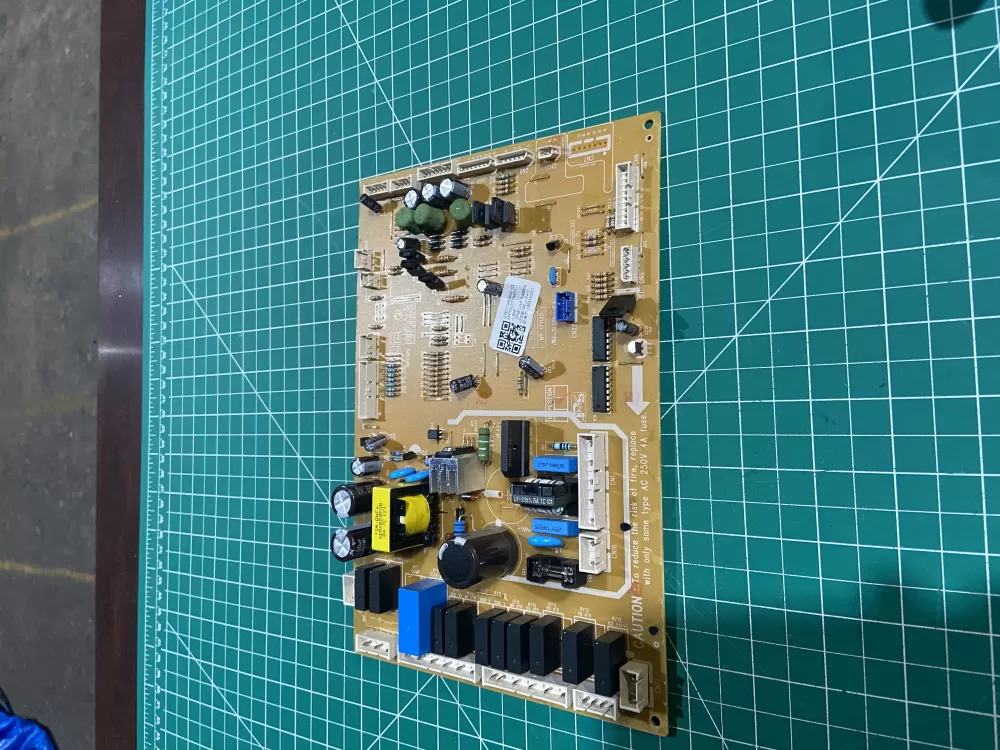 Kenmore Refrigerator 40301-0063402-03 Main Board AZ142703 | NR2401