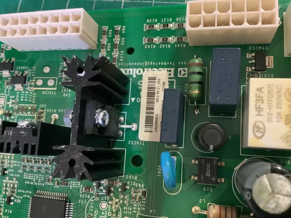 Frigidiare 242268902 Refrigerator Main Control Board AZ190186 | NR2110