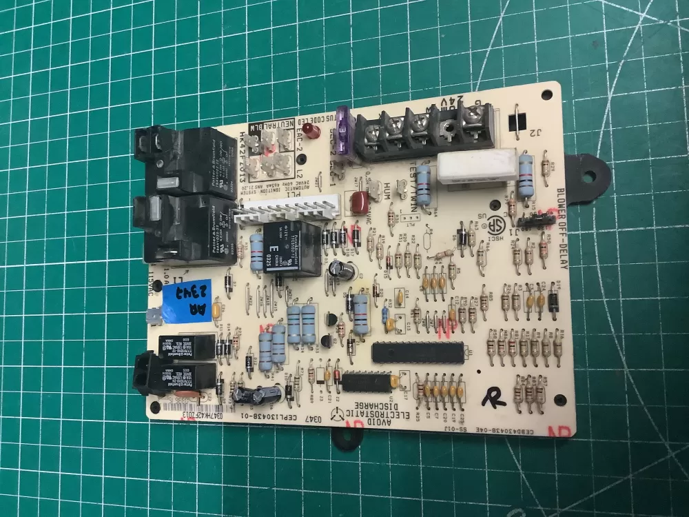 Carrier Bryant CEPL130438-01 Furnace Circuit Control Board AZ207459 | ARV2347