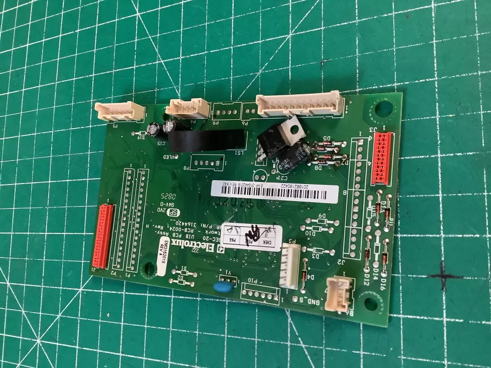 Frigidaire  Kenmore  Electrolux 316442018 Range Control Board