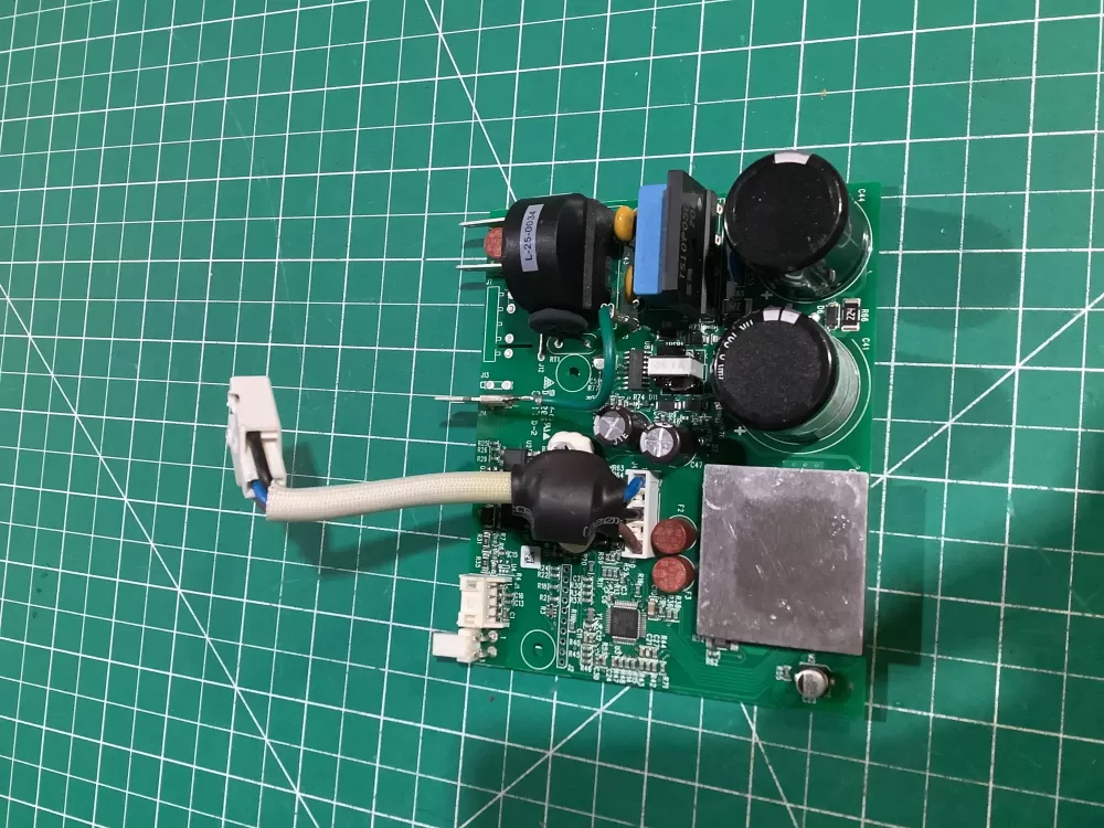 Frigidaire 8083643-03 Refrigerator Control Board AZ147773 | NR2472