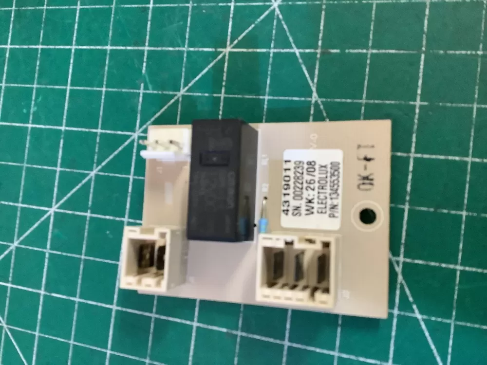 Frigidaire  Electrolux 134553500 Washer Control Board Heater