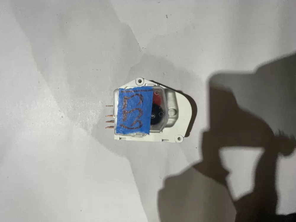 Frigidaire DBZC-1430-1D5 Refrigerator Defrost Timer AZ191933 | KM633