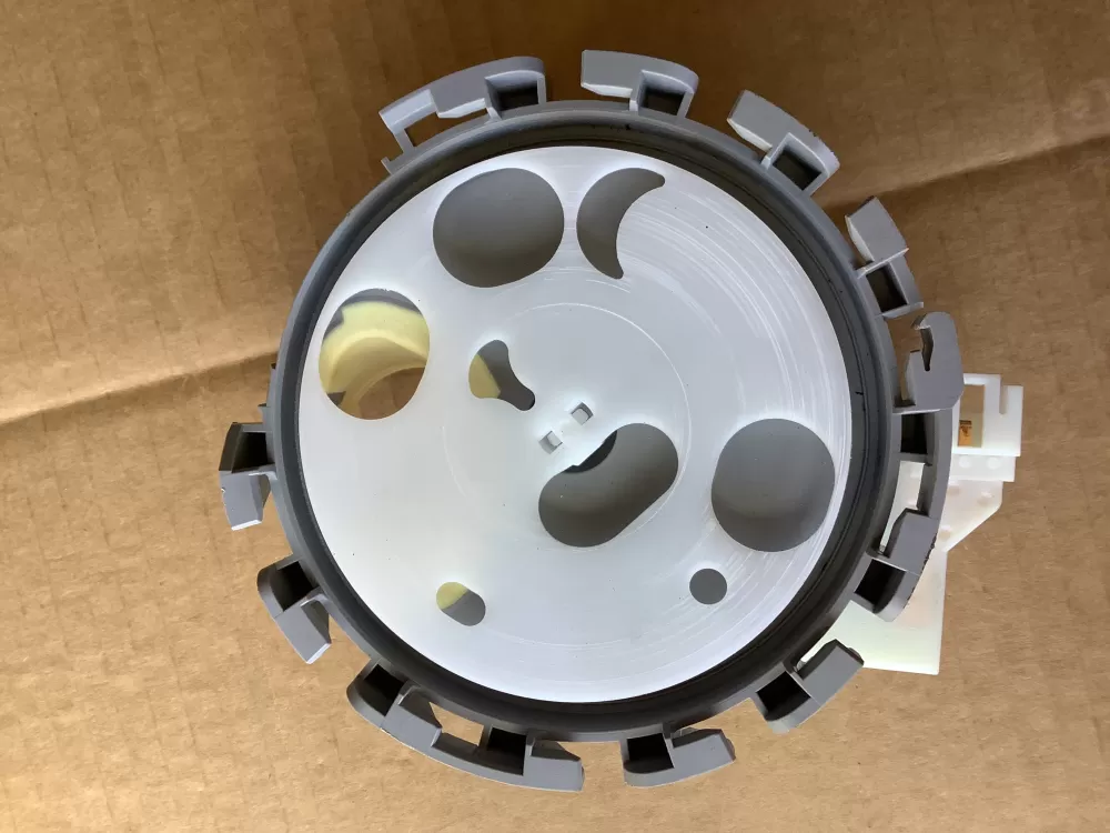 Panasonic E199324 Microwave Turntable Motor AZ104291 | SLA120