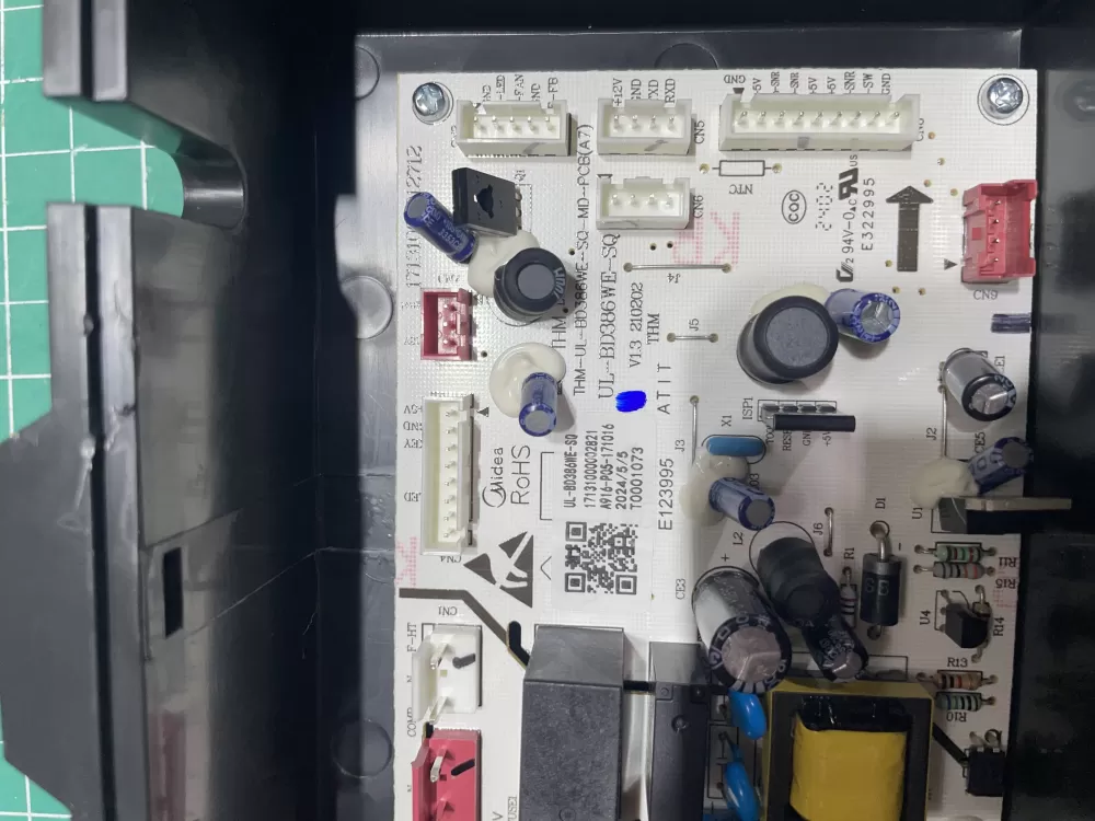 Midea 17131000002821 Freezer Control Board AZ153166 | KM1394