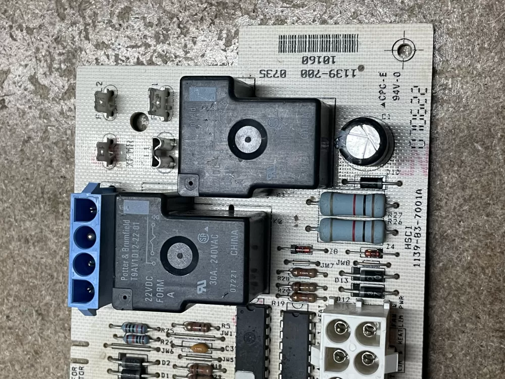 York Coleman 1139-700 1139-83-7002 / 10160 Furnace Control Board AZ15564 | KM960