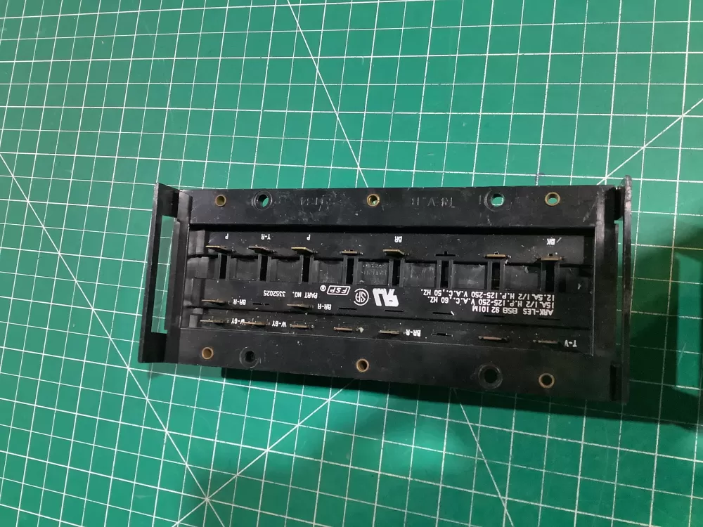 Whirlpool 3352025 Washer Control Board Water Temperature Switch AZ152926 | NR16