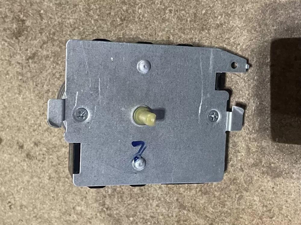 GE 212D1233P012 WE4M364 Dryer Timer AZ25198 | KM10