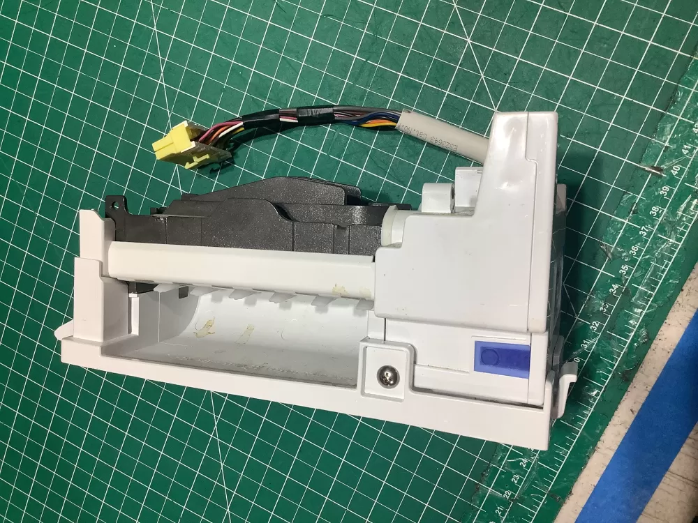 Samsung DA97 13718A 13718C Refrigerator Ice Maker AZ157947 | SL206