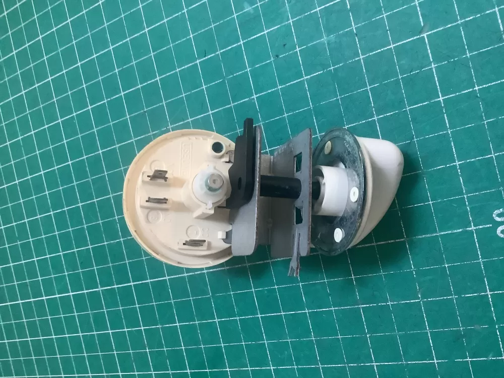 GE Washer WH12X10065 175D2290P028 Pressure Switch AZ221262 | SLA70