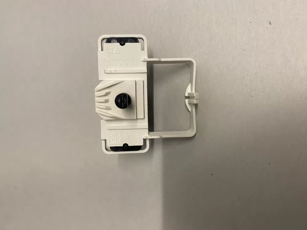 3977456 0223 WP3977456  Dryer Switch Push To Start