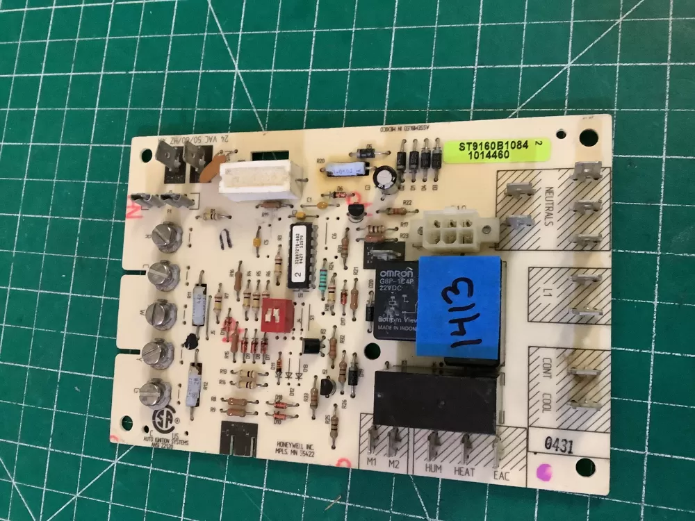 Honeywell ST9160B1084 1014460 Furnace Circuit Control Board AZ191569 | NR1413