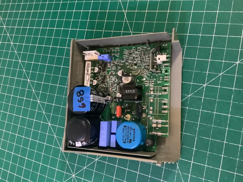 GE Refrigerator Control Board - Part # VCC3 1156 01A 02 AZ195040 | NR658