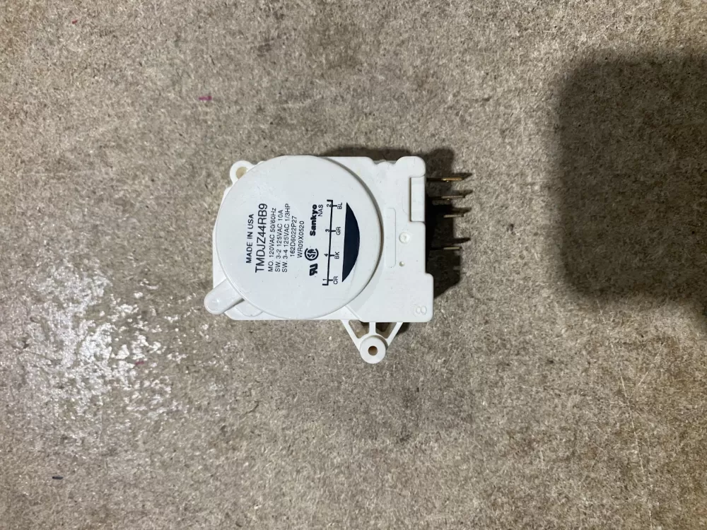 Kenmore  Hotpoint  General Electric AP2061721 311013 WR09X0520 WR9X520 PS310930 Refrigerator Defrost Timer